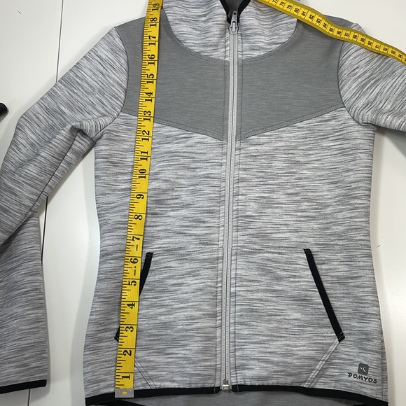 DOMYOS kids, hooded sweatshirt with zipper, Size 8 - Picture 12 of 12